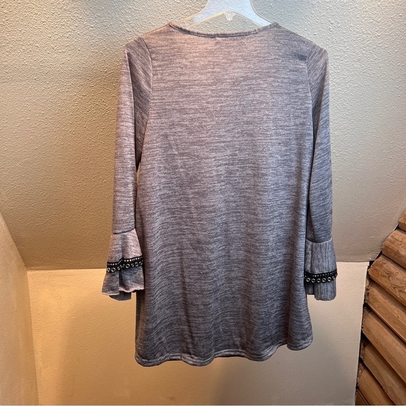 NWT HIGHNESS Gray long sleeve Tunic w/Round Neckline. Size L/XL. - Picture 5 of 5